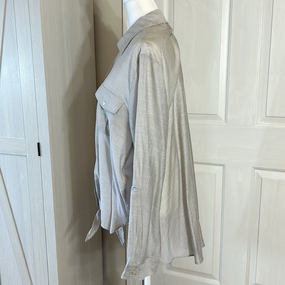 Chico’s Grey Linen-Look Tie Front Button-Up Shirt Sz 3 (XL) - Picture 4 of 10